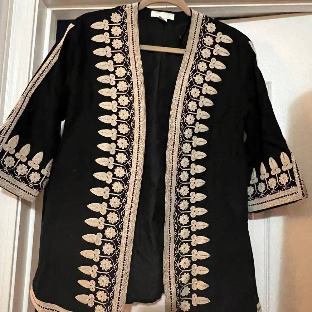 Blazer - Picture 3 of 3